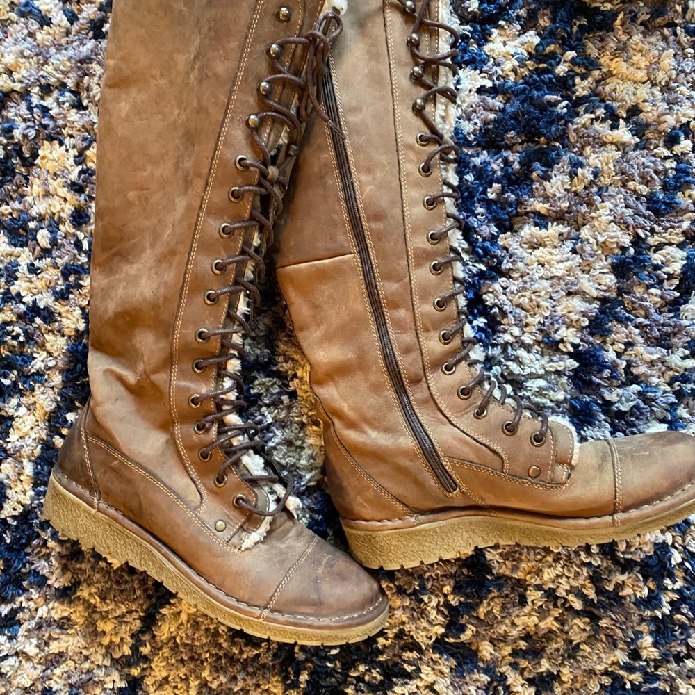 Also boots - Picture 4 of 5